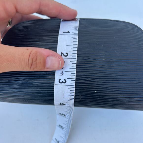 Louis Vuitton Epi Dauphine 17 Cosmetic Pouch Black Textured Clutch - Picture 8 of 11